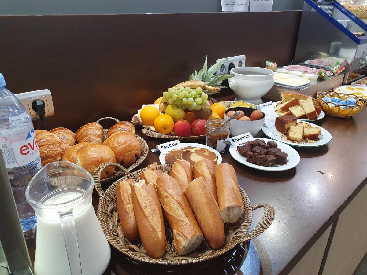 Contact Hotel Restaurant La Chaumiere Entre Orgeval Et Flins A13 Sortie 8 Ле-Мюро Экстерьер фото
