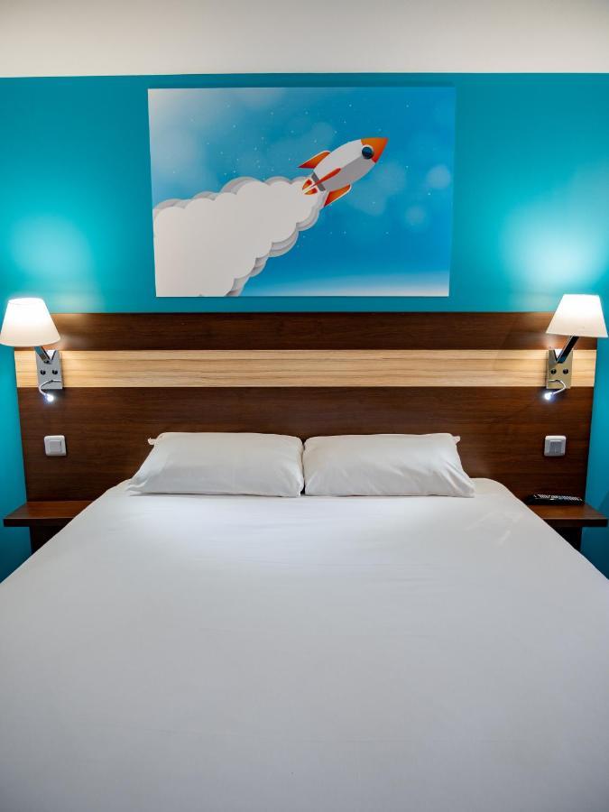 Contact Hotel Restaurant La Chaumiere Entre Orgeval Et Flins A13 Sortie 8 Ле-Мюро Экстерьер фото